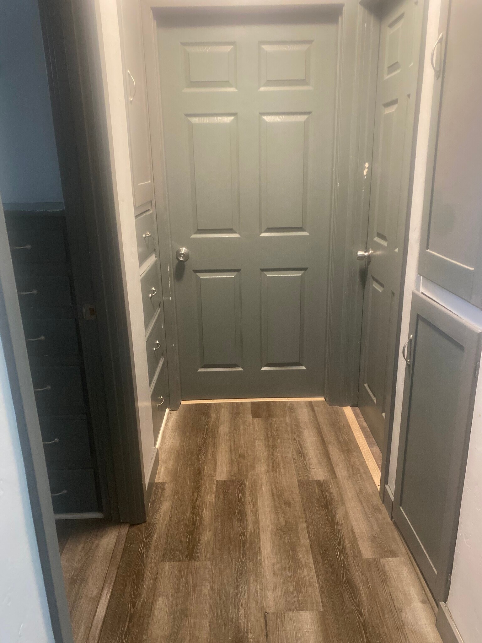 Building Photo - 333 S Inez St