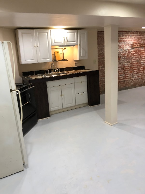 Building Photo - 902 Westminster St NW