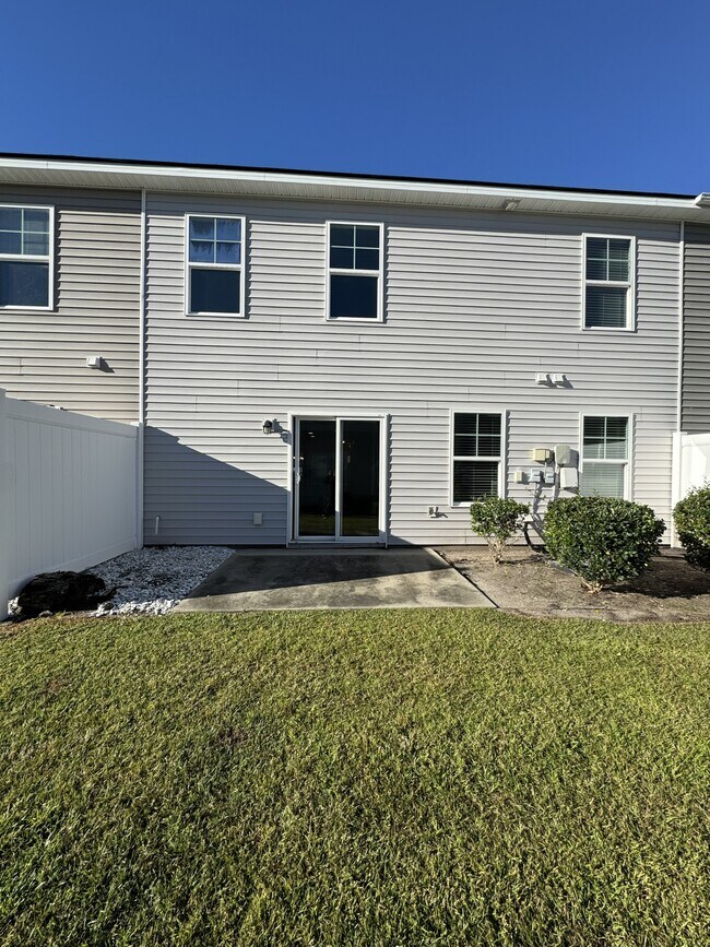 Building Photo - 1032 Tee Shot Dr