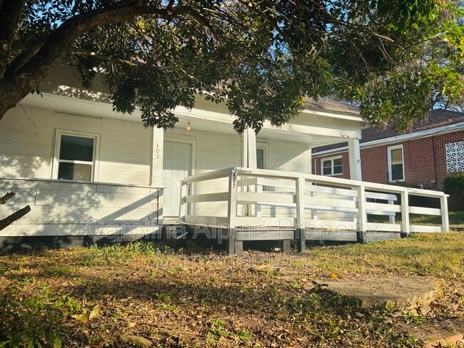 Building Photo - 402 Wilson St