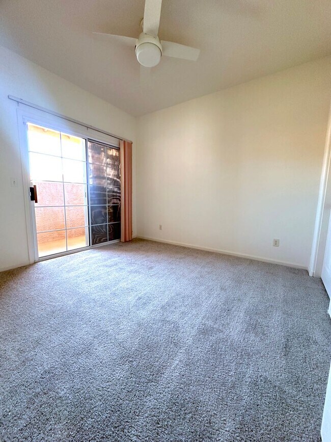Building Photo - 1601 E Glenhaven Dr