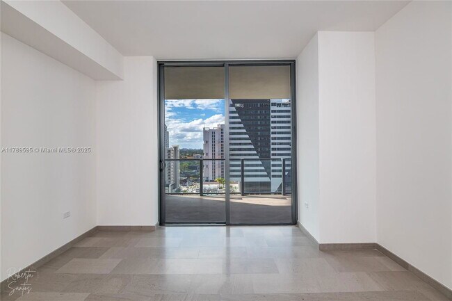 Building Photo - 88 SW 7th St