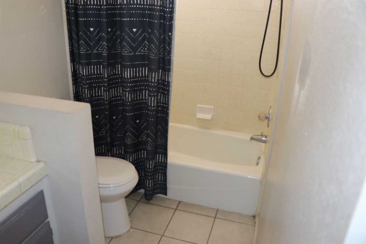 Building Photo - 7864 Newhall Ave