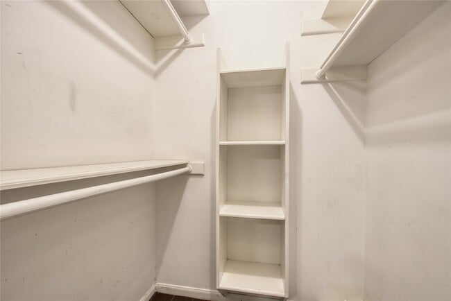 Building Photo - 7838 Vickijohn Dr