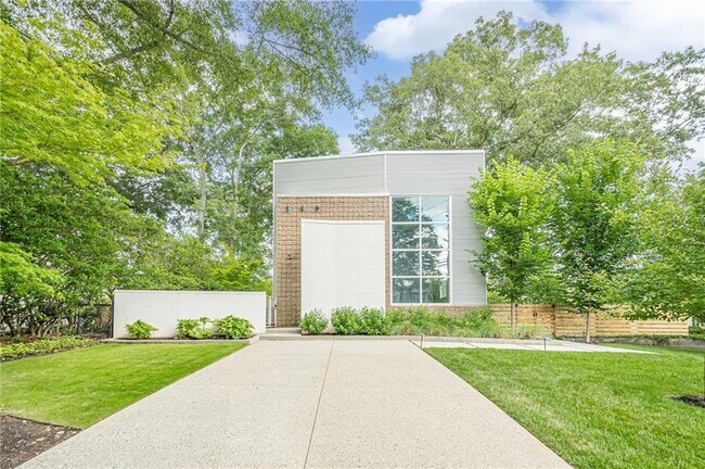 Building Photo - 2269 Briarwood Hills Dr NE