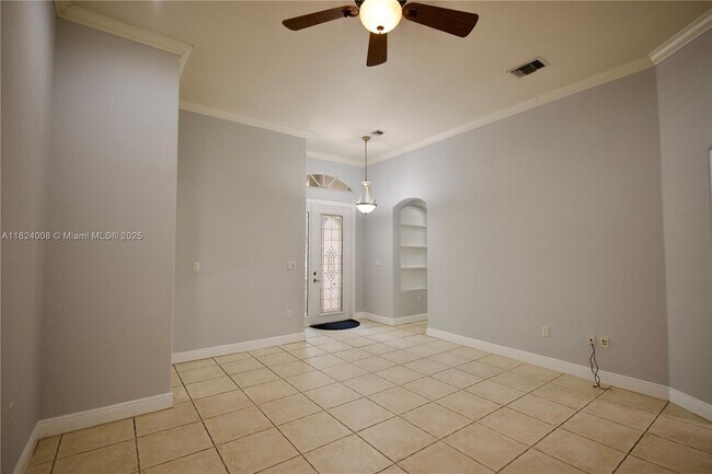 Building Photo - 2841 Poinciana Cir
