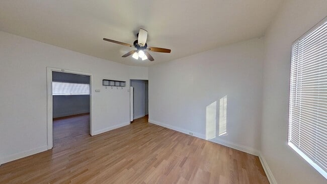 Building Photo - 709 W Micheltorena St