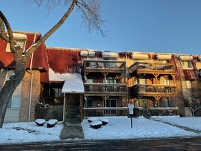 Building Photo - 1850 Tall Oaks Dr