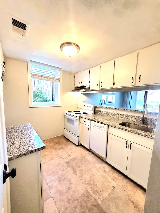 Building Photo - 3061 S Ursula Cir