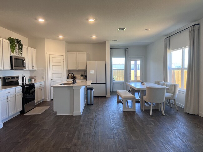 Building Photo - 305 Concho River Dr