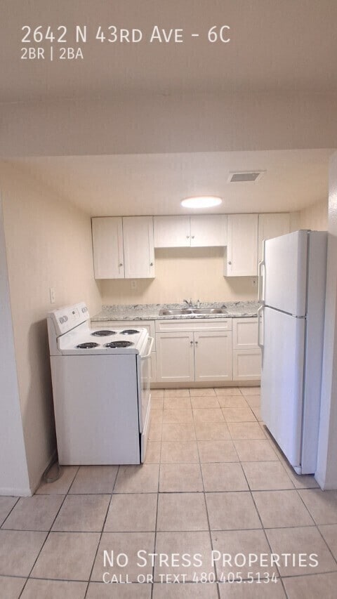 Building Photo - 2642 N 43rd Ave