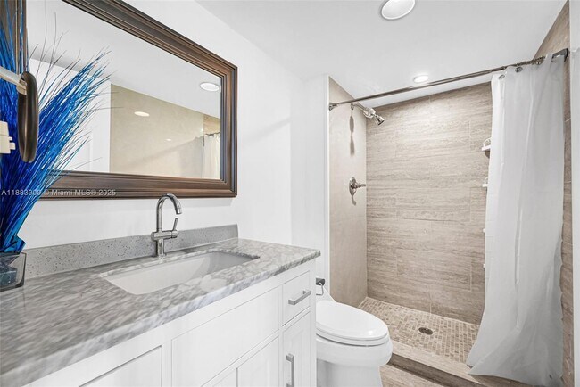 Building Photo - 20335 W Country Club Dr