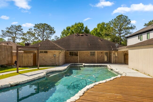 Building Photo - 14014 Briar Pl Dr