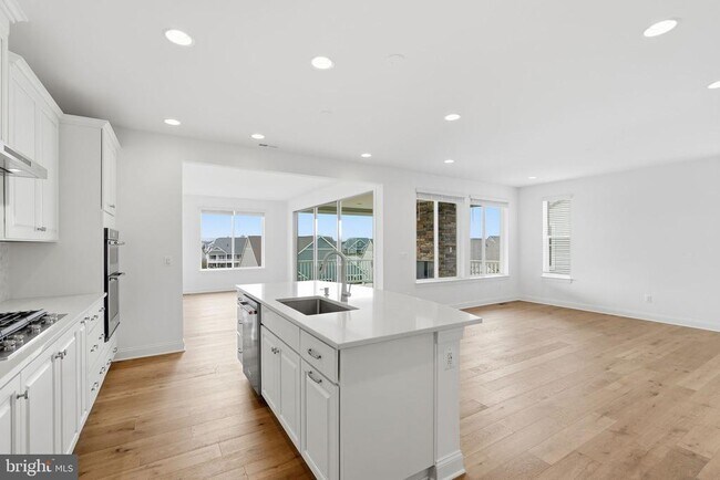 Building Photo - 112 BETONY Ct