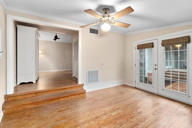 Building Photo - 1502 Murray Ln