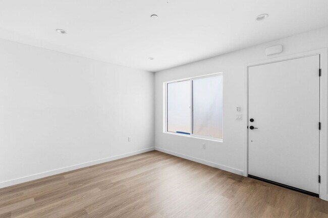 Building Photo - 6638 Valjean Ct