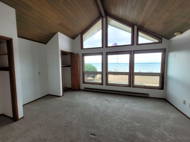 Building Photo - 5507 Haida Way