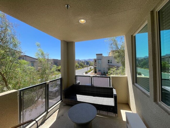 Building Photo - Carry Over Showing: This property has been...