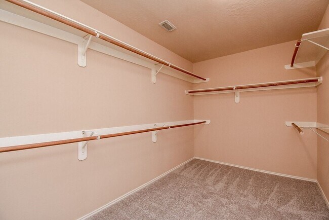 Building Photo - 9602 Siano Pines Dr