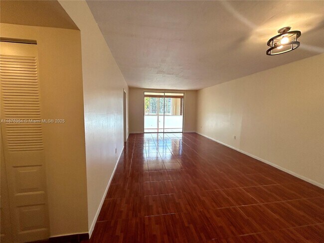 Building Photo - 1080 Del Lago Cir