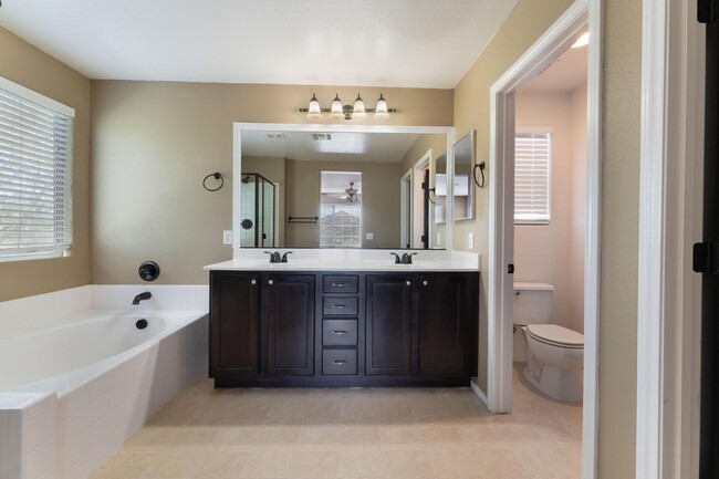 Building Photo - Gated Community  Home