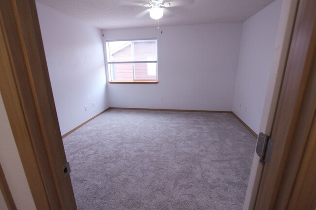 Building Photo - 455 Donna Dr