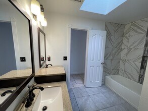 Building Photo - 11815 David Forti Dr