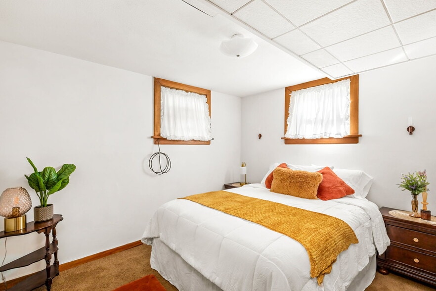 Building Photo - 1912 7th Ave S