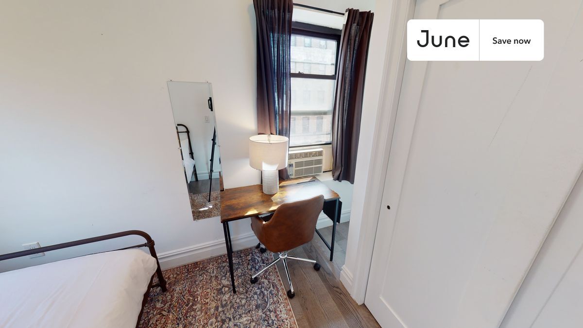 Building Photo - 345 E 21st St