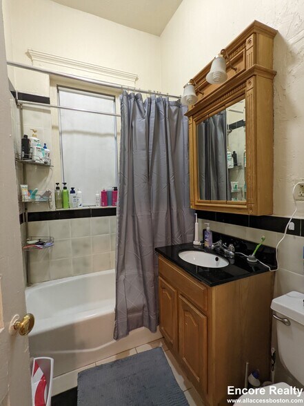 Building Photo - 204 Hemenway St