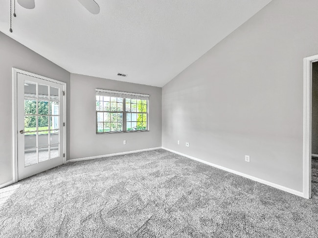 Building Photo - Beautiful 2 Beds 2 Baths Villa in Far South