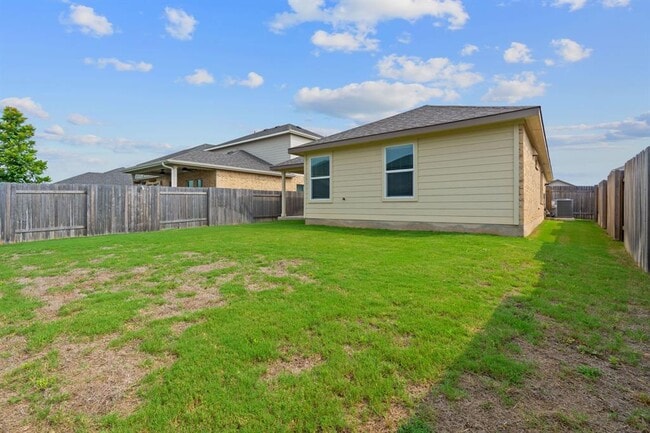 Building Photo - 14417 Heartland Dr