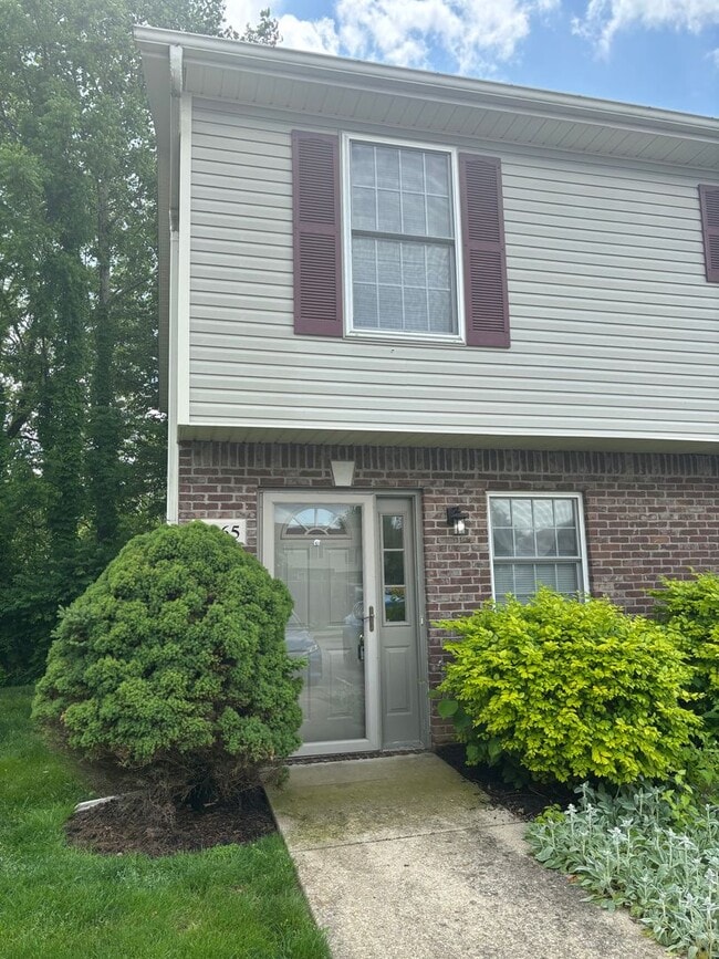 Building Photo - 3465 S Oaklawn Cir