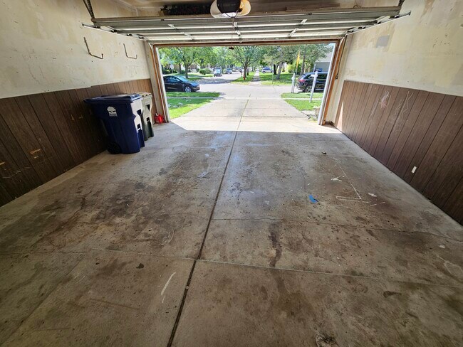 Building Photo - 44180 Richmond Ct