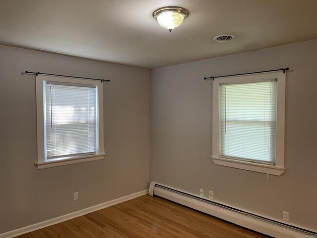 Building Photo - 107 Caran Rd