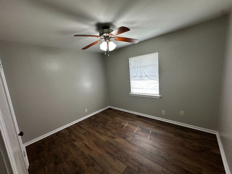 Building Photo - 612 Shady Ln