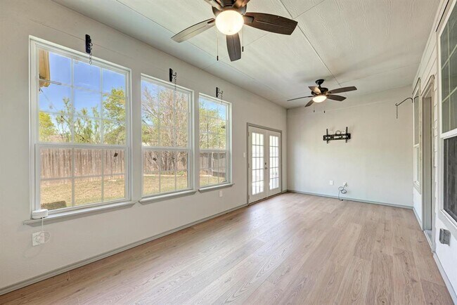 Building Photo - 1412 Berlin Ln