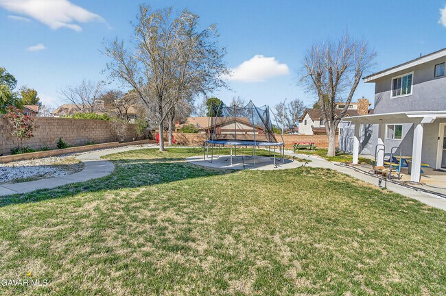 Building Photo - 41537 Poplar Cir