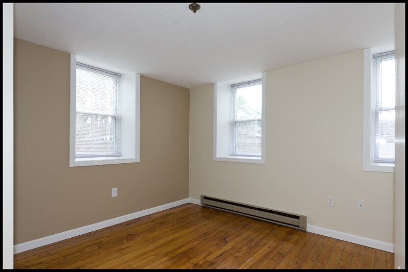 Building Photo - 3 Cook St