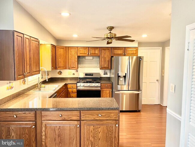 Building Photo - 5650 Gary Ave