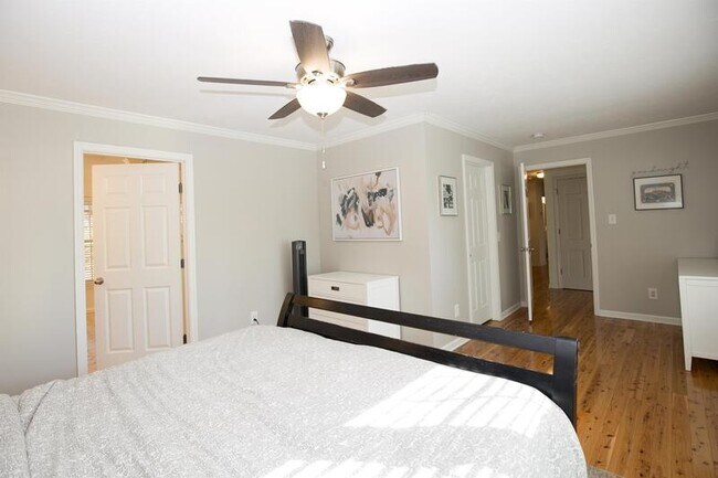 Building Photo - 209 Selkirk Trail