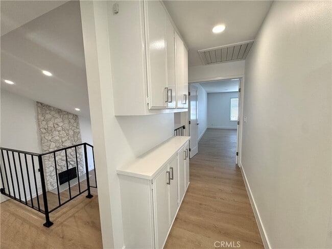 Building Photo - 9872 Kings Canyon Dr