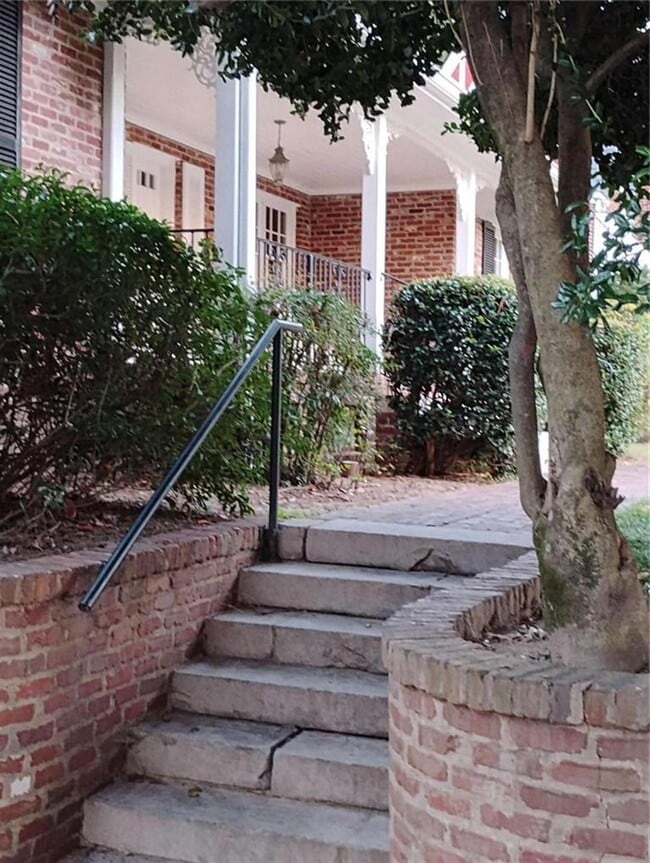 Building Photo - 1845 Monroe Dr NE