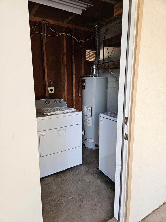 Building Photo - 3 BED 2 BATH TEMPE CORNER LOT