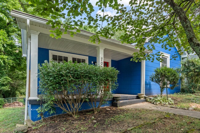 Building Photo - 707 Woodland Ave