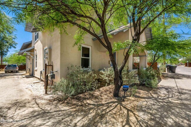 Building Photo - 527 N Jacobus Ave