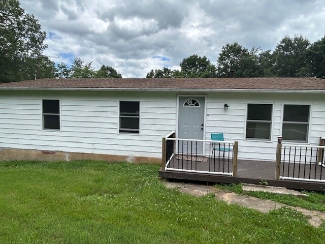 Primary Photo - 117 Friendly Acres Ln