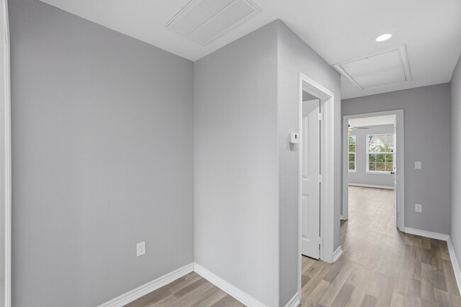 Building Photo - 16680 E Ivanhoe St