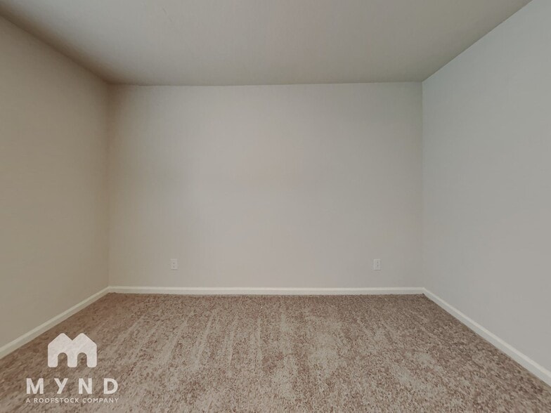 Building Photo - 10253 W Wenden Dr