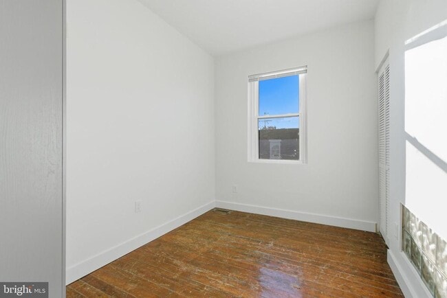 Building Photo - 2738 Poplar St